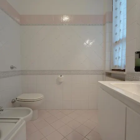 Apartment Appartamento Indipendente In Villa A Casalpusterlengo